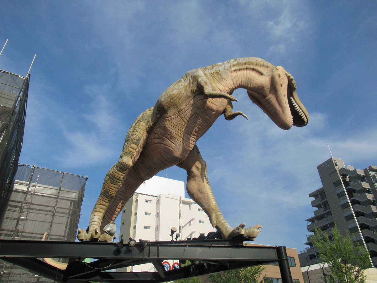 恐竜おもちゃの博物館 A Twitter 恐竜公園が何より大好き 大阪府 吹田市 レックス江坂店 大阪メトロ 江坂駅から850m ジーンズ店 レックス Rex さんの看板ティラノサウルスを制覇 原型を荒木一成さんが作り 拡大したものを店舗の目印に Nisipedinoさん