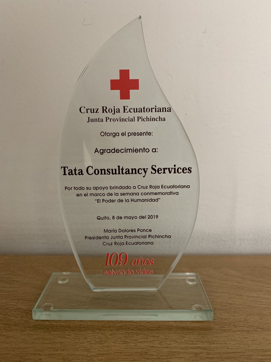 g_nivia's tweet photo. #TCSEmpower La Cruz Roja Ecuatoriana otorgó a TCS Ecuador el reconocimiento “Donante de vida” este galardón fue entregado a través de la placa “Poder de la Humanidad” a Rupesh Sihna Segmed Head y Cecilia Gaibor HR Head. #TCSEcuador https://t.co/zpMRQBHs1U
