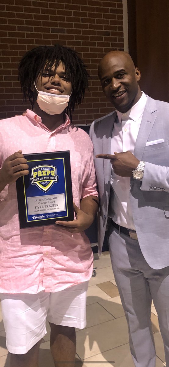 KyleFrazier44's tweet photo. Augusta’s own Deon Grant came through the awards ceremony!! Great experience #CSRAPREPS https://t.co/y5rBoZvXfV