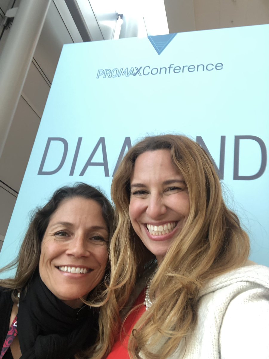 JoannaPopper's tweet photo. So great to be back to my roots speaking at #PromaxConference about Virtual Reality in Media & Entertainment and see so many NBCUniversal, Telemundo and other TV colleagues and pals! #Promax https://t.co/sRoKStJDQG