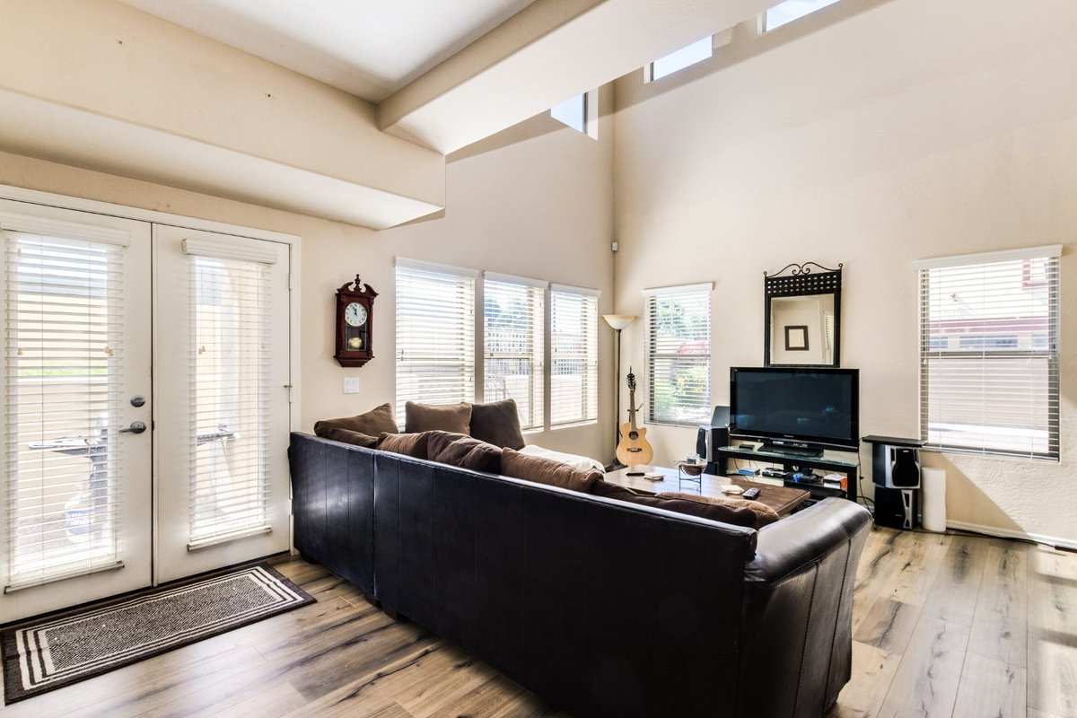 GoodCompanyRE's tweet photo. ✅  MOVE-IN READY!
✅  AMAZING Location!
✅  Spacious

👉  https://t.co/6oUO4TQVci 

🌆  Close to everything this great City has to offer! 🍲🛍️🥂

🛎️  SEND MESSAGE for more details

📧  office@goodcompany.com
📱  (480) 267-9302 https://t.co/DTGgKVaTzD