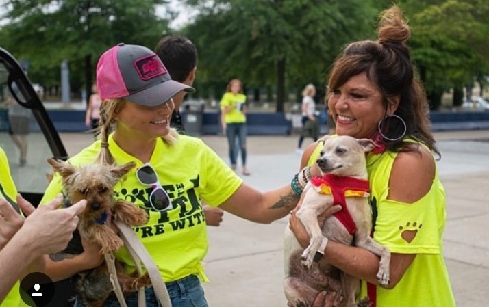 CrazyXxYall's tweet photo. Can we just take a moment and appreciate Mrs. Bev Lambert's style? Look at that shirt! I ๐ you rocking that #muttnation symbol, gurl!
๐๐๐๐๐๐๐
@mirandalambert #MuttNationMarch
โค๐พโค๐พโค๐พโค๐พโค๐พโค https://t.co/kDzKc12uT8