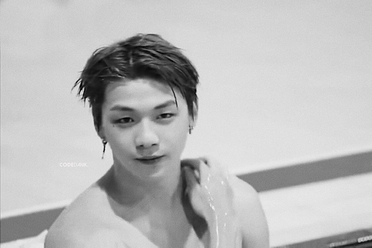 CodeDaniK's tweet photo. 🏊

#강다니엘 #kangdaniel #カンダニエル #คังแดเนียล #姜丹尼尔 https://t.co/ecVj2dTUQC