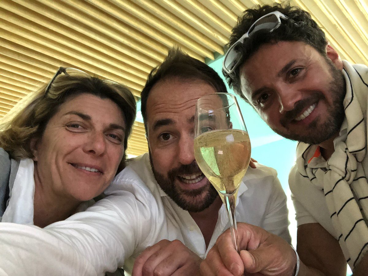 corinneripoche's tweet photo. Le plaisir de retrouver ⁦@SBourdu⁩ ⁦@YohannLeBris⁩ #AdeccoPME #team #workhardplayhard https://t.co/0XphBIjMqX