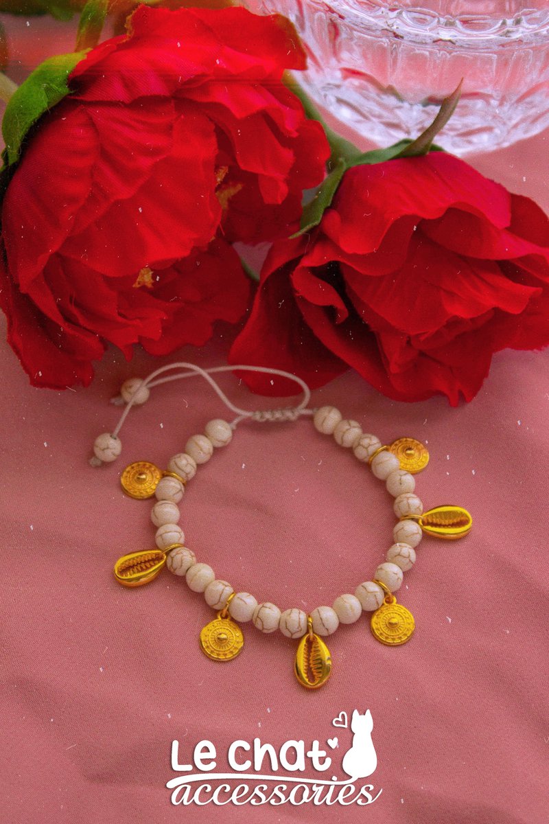lechataccessori's tweet photo. White & gold bracelet with metallic coins & shells ππ
Make it yours : https://t.co/QUcpIXnwE9
#lechataccessories #handmadejewelry #etsyjewelry #etsygift #whitegoldbracelet #coinbracelet #shelbracelet #cowrieshelljewelry #bohojewelry #hippiebracelet #summerbracelet https://t.co/cSLr9i0OkW