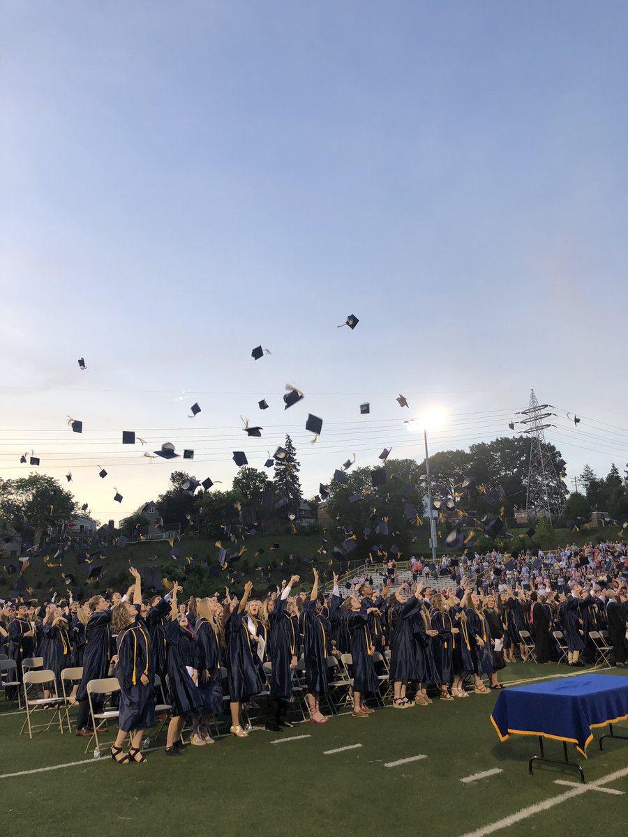 MrsKatelynToth's tweet photo. Congrats to the Class of 2019! #LeboProud of all of the students that graduated tonight. Best of luck in your future endeavors! @LeboClassOf2019 https://t.co/M3l14BDnqq