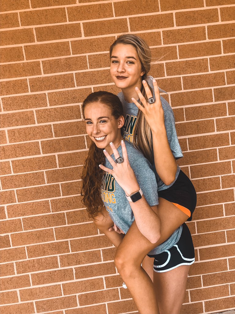 Let senior year cheer szn begin !!!