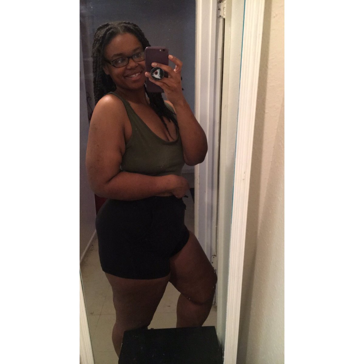 RaeNishaHunter's tweet photo. 100 lbs later.. 💪🏾🤗 https://t.co/EhVIIFZ0lF