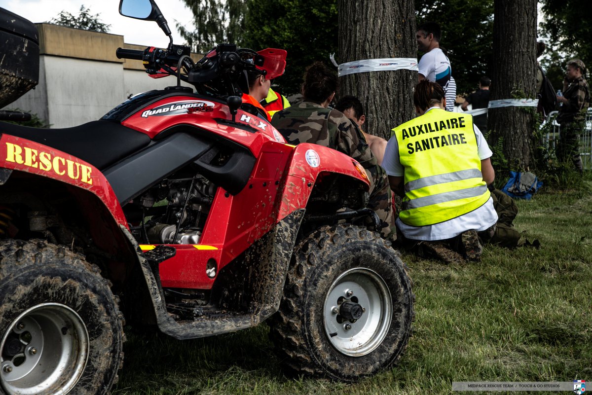 medpack_rescue's tweet photo. Nos deux jours de #couverturesanitaire #paramed sur la #baseaérienne107 s'achèvent dans la boue et la bonne humeur! 
Nous remercions #2Laventures ainsi que les militaires de la base pour leur confiance et leur accueil, ainsi que le #SSA pour leur collaboration 
#rescue #paramed https://t.co/EWMeUcuhwT