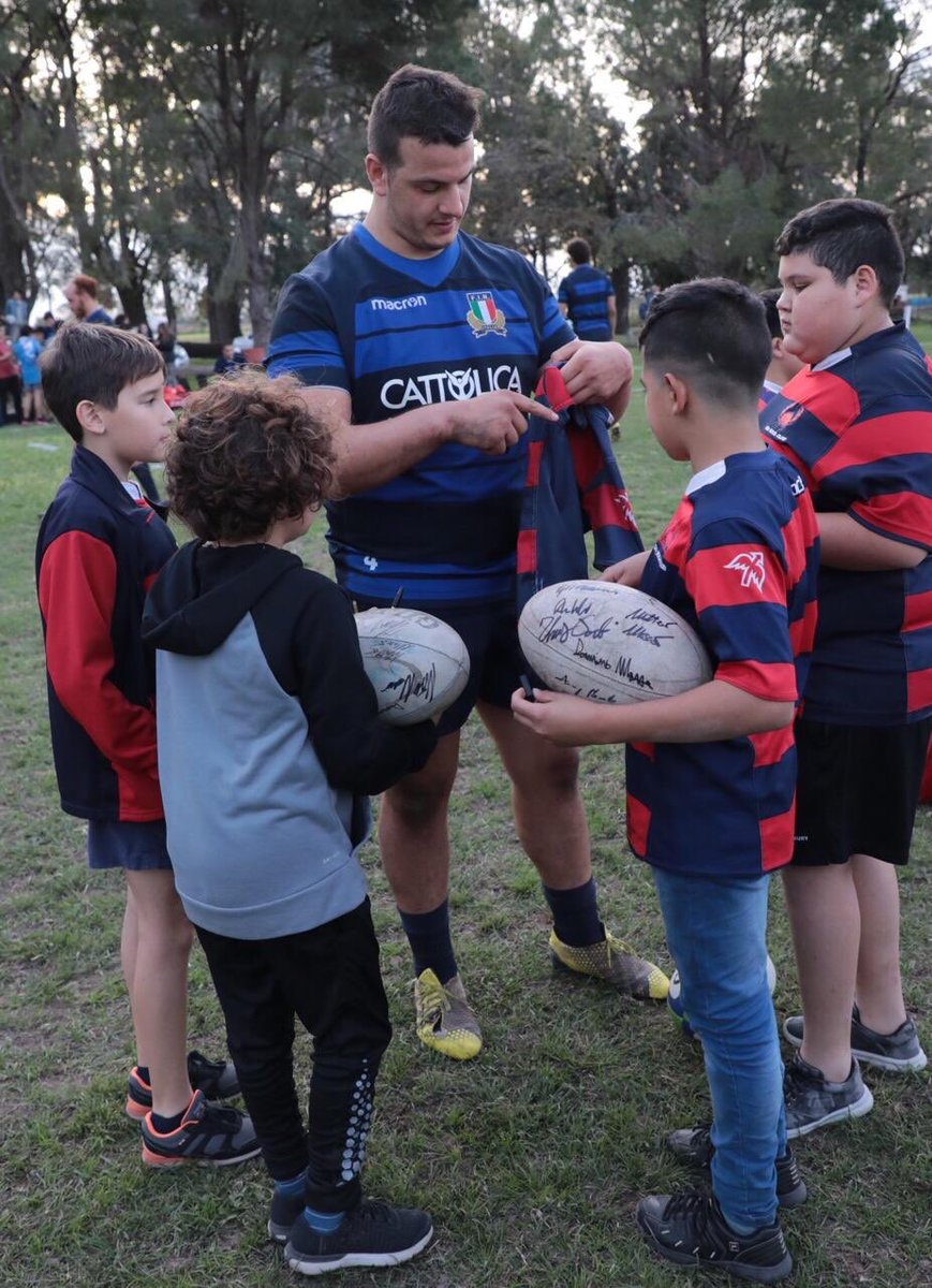 RugbyPass_ES's tweet photo. Encuentro de futuras estrellas argentinas e italianas en el club Cha Roga #FutureStarsOfRugby #WorldRugbyU20s @Federugby https://t.co/pSmuufSsi8