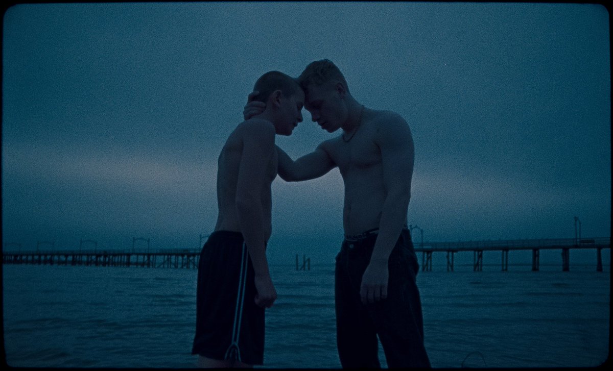 Booooooom's tweet photo. Premiere: A powerful video for singer-songwriter Jordan Klassen by director Farhad Ghaderi . “Virtuous Circle” explores the volatile relationship between a young boy and his self-destructive older brother > https://t.co/AVkNbx3hto https://t.co/xI2FWWD9Dn