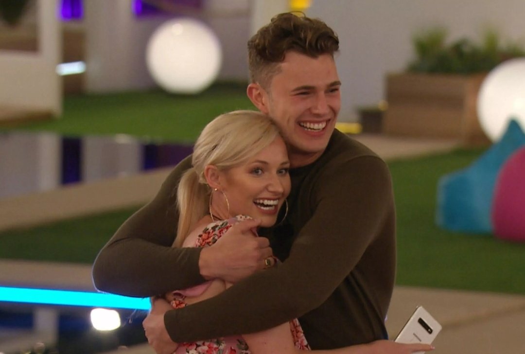 ItsJasminHere's tweet photo. This is Curtis and Amy.
Curtis and Amy don't cause any drama.
Curtis and Amy are kind souls.
Protect Curtis and Amy at all costs. #LoveIsland https://t.co/bAX8BF6vkP