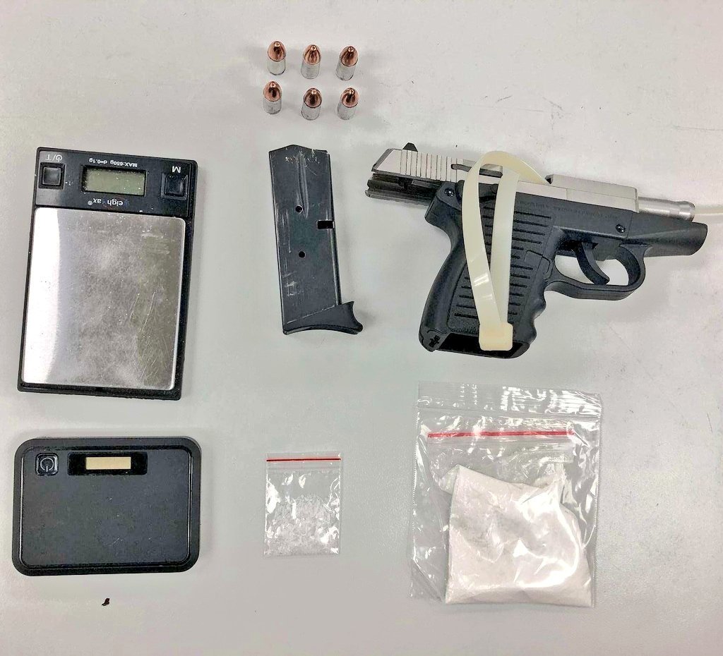 CarsonLASD's tweet photo. Summer is here&our #Carson Summer Crime Enforcement Team is ready for it!Recently they made an arrest of 2 suspects, both convicted felons, 1 w/outstanding warrants, in illegal possession of a firearm, ammo & controlled substance for sales.#takethatsomewhereelse #proudtobeLASD https://t.co/gx6J9uch73