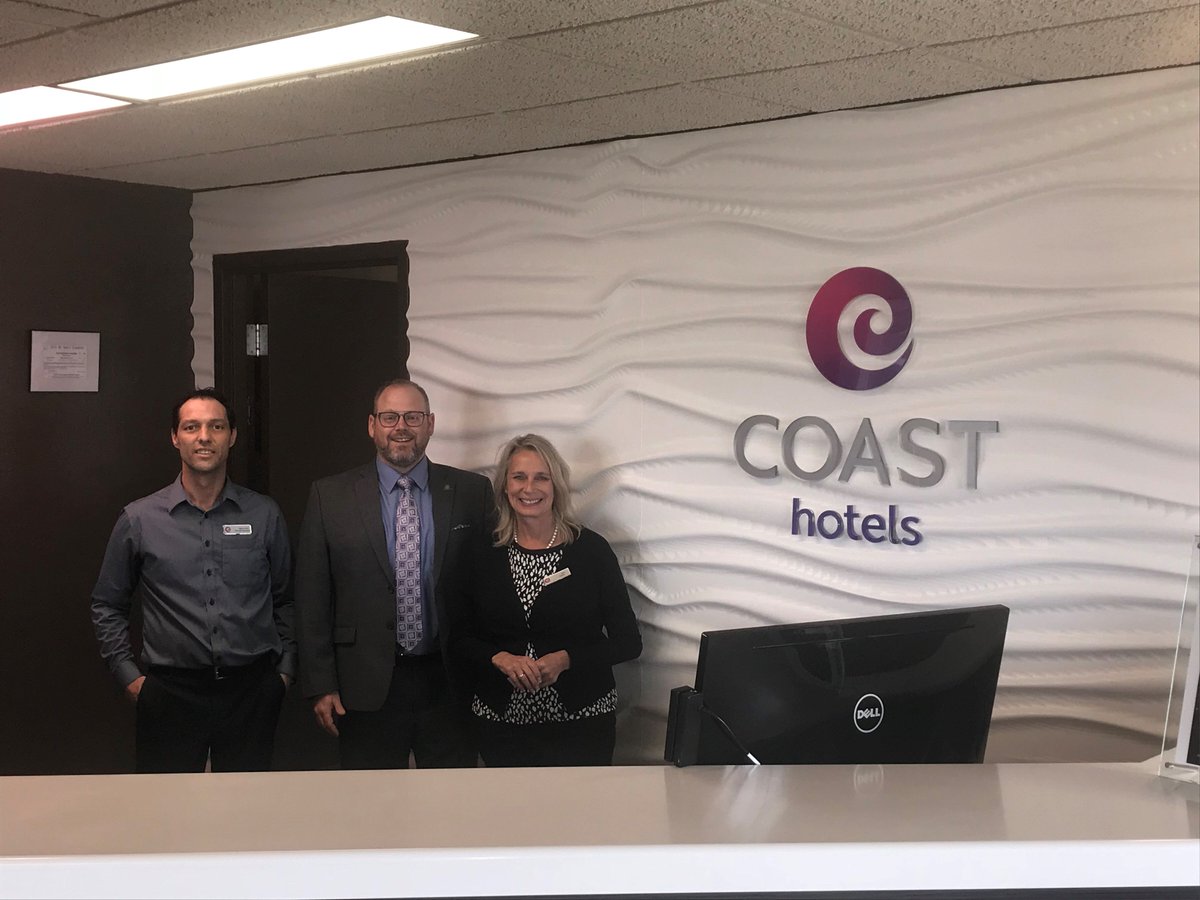 scecdev's tweet image. This afternoon, Mayor @denisperrault and @City_SC Director of Community Development Marty Salberg had a great visit at the new @coasthotels Swift Current. Thanks to Owner Patti Rogers and GM Bryan Levert for the tour of your beautiful facility! #growswift
