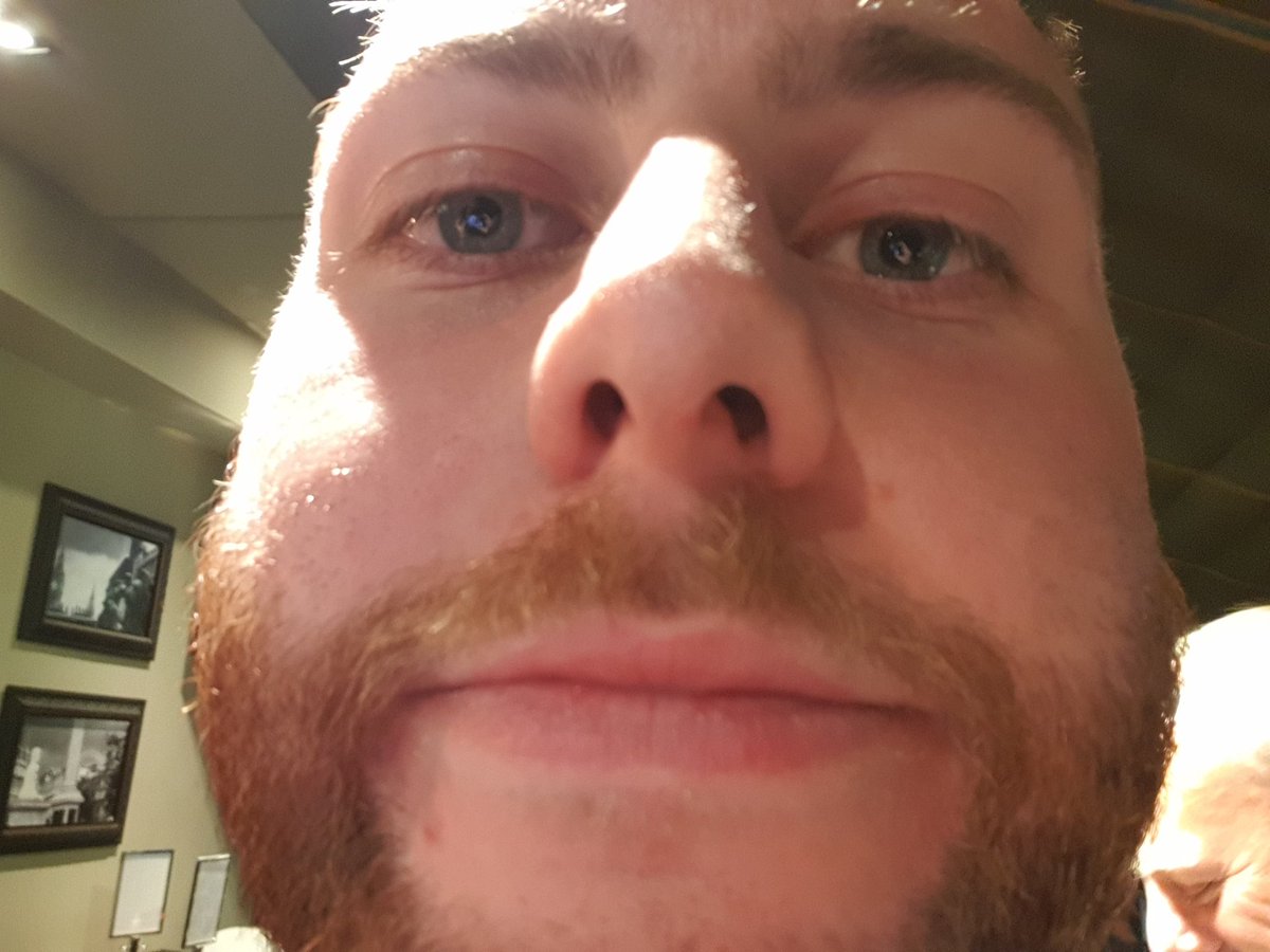 MayWellerModel's tweet photo. #teamDB #ActorSelfie. #WhatsUpMyNose. https://t.co/lB3rzhPfTF