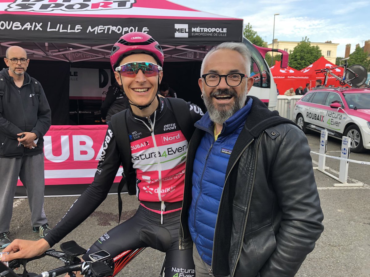 Luc_Boisnard's tweet photo. Avec Pierre Gouault coureur pro et coach aux boucles de la Mayenne, superbe événement sportif très grande qualité de cette édition 2019 pour les coureurs comme pour les spectateurs. Bravo Pierrick Guesné. #lamayenne https://t.co/PlOdxYHEzc