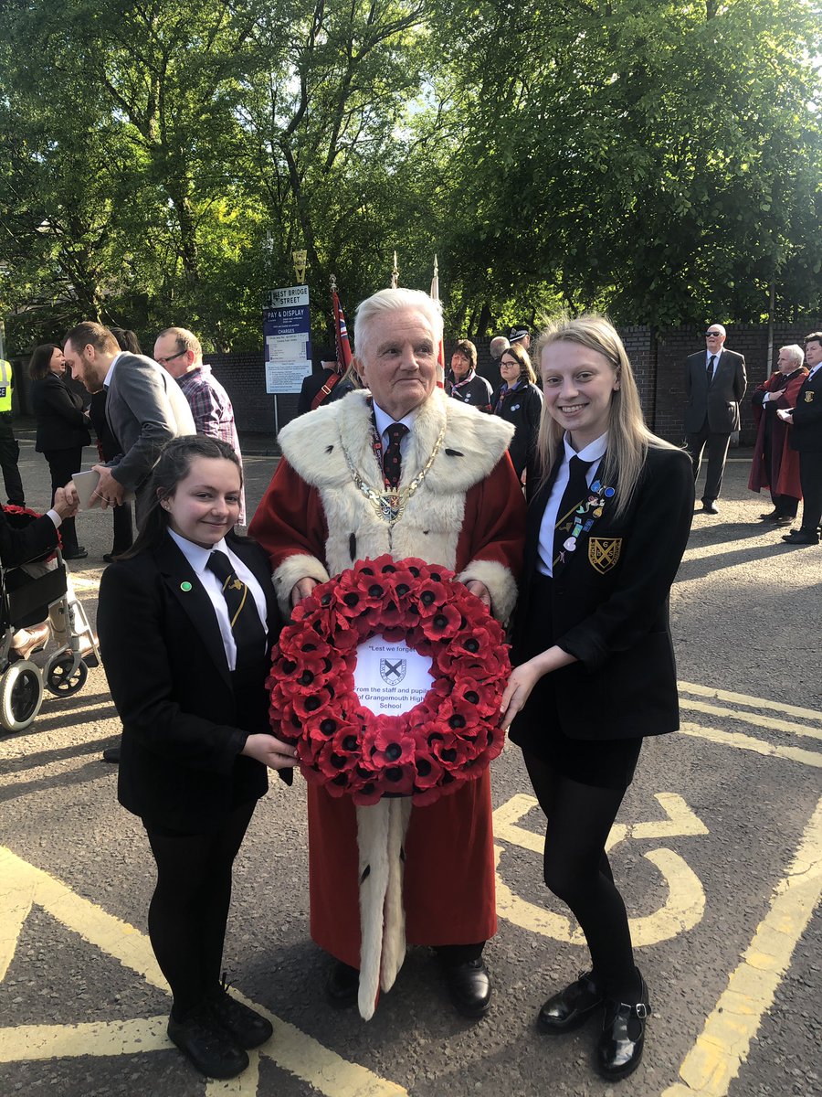 HistoryGHS's tweet photo. We as a school feel humbled and honoured to have been invited to attend the procession and service at the cenotaph in Falkirk this evening in remembrance of the 1100 Falkirk Bairns that laid down their lives for our liberty. 💕 #lestweforget #GHSproud https://t.co/EgxgfYxS12