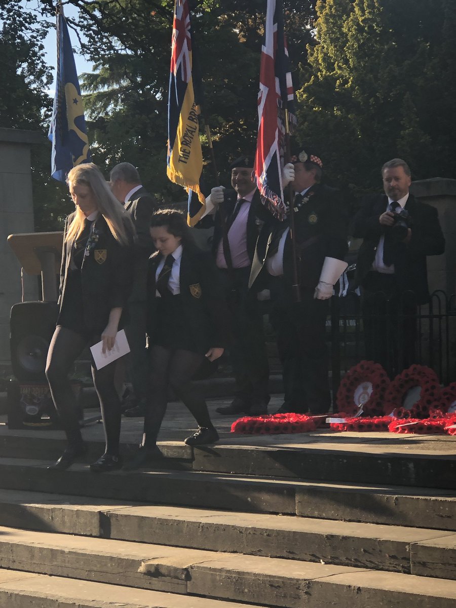 HistoryGHS's tweet photo. We as a school feel humbled and honoured to have been invited to attend the procession and service at the cenotaph in Falkirk this evening in remembrance of the 1100 Falkirk Bairns that laid down their lives for our liberty. 💕 #lestweforget #GHSproud https://t.co/EgxgfYxS12