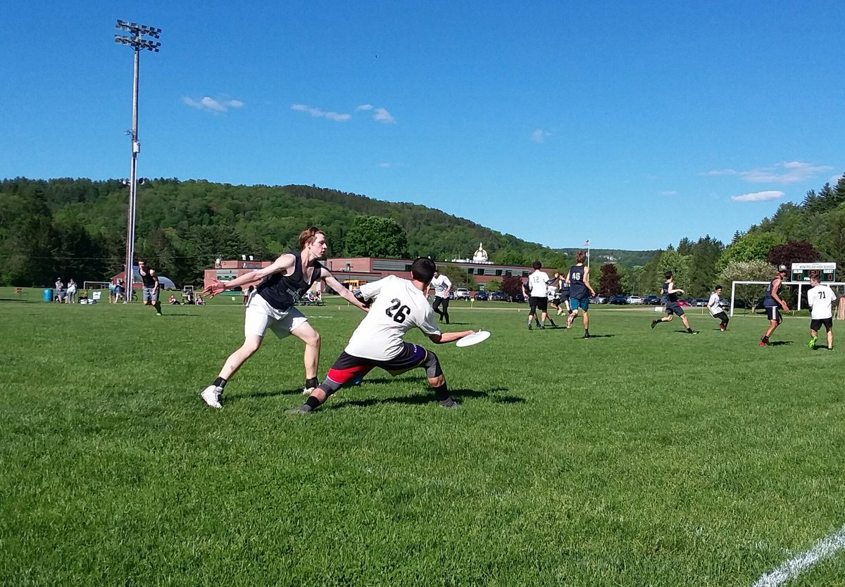 DolanLPatrick's tweet photo. We are underway in the state capital with @MHS_Solons and Burlington @seahorseulty on a beautiful day, and the teams trade holds for 1-1 to start. #vthsultimate #vtplayoffs @BeniAsh12 https://t.co/cd3nYuGi3Q