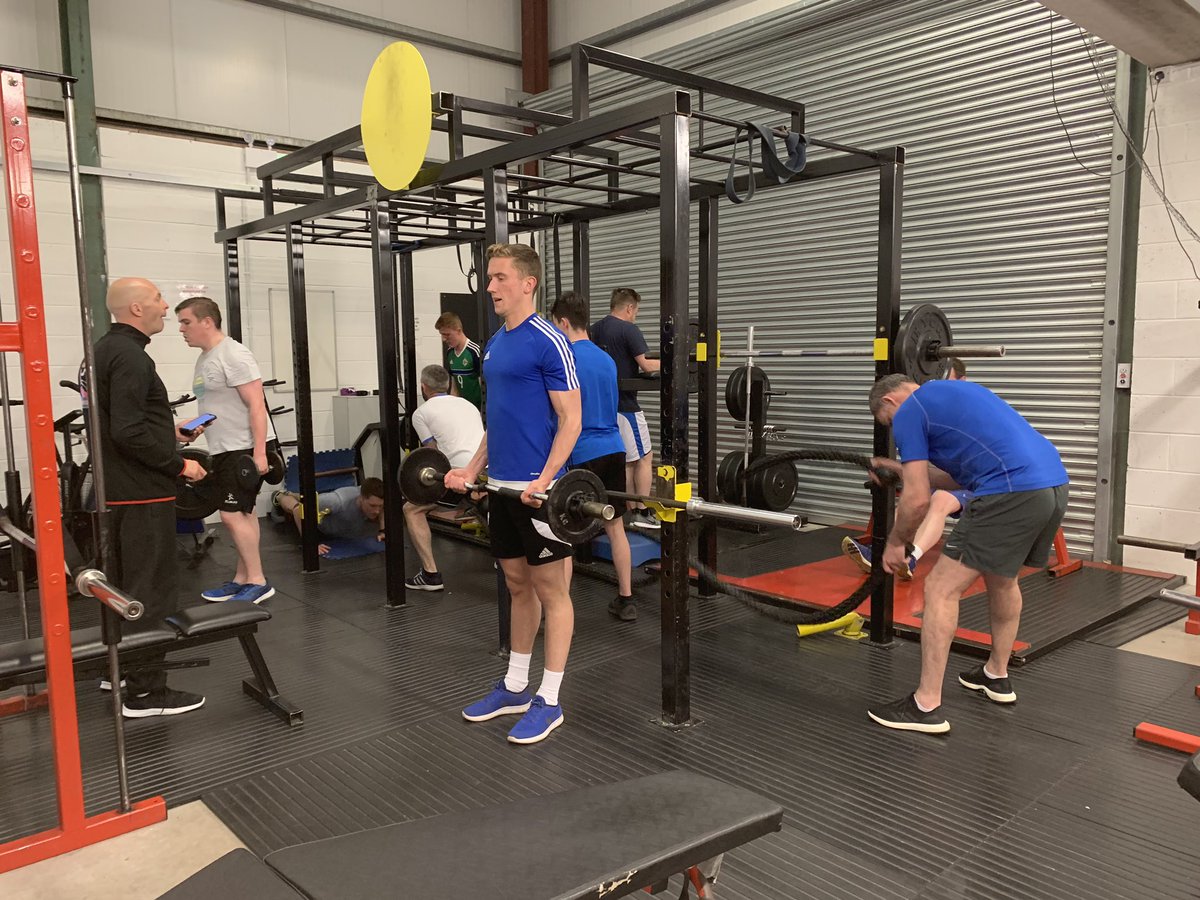 Lurganbbob_fc's tweet photo. The hard work never stops! Some of the lads down working at The Fitness Factory tonight keeping in shape ๐ฅ with a 5 week plan in action. ๐๐ป
Thanks to Derek for organising โช๏ธ๐ต
#lbbob #hardwork #lbbobfamily https://t.co/s2gfvh3Yv8