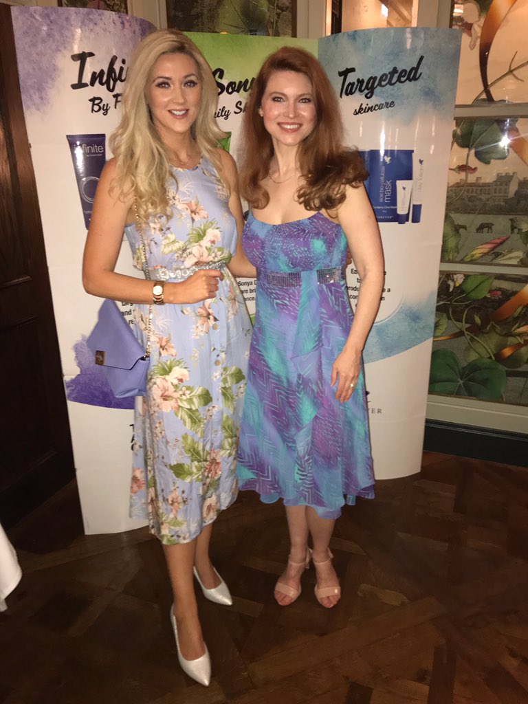 JennyleeDixon's tweet photo. Such an honour to be guest speaker at last nightโs #SummerGlow #ForeverUK skincare event @theivydublin ! Talking about life as an actress, skincare, becoming more confident & living in Los Angeles. Really super event with great people! Thank you for having me! ๐โจ@Romycarroll https://t.co/zHJMdgDHu4