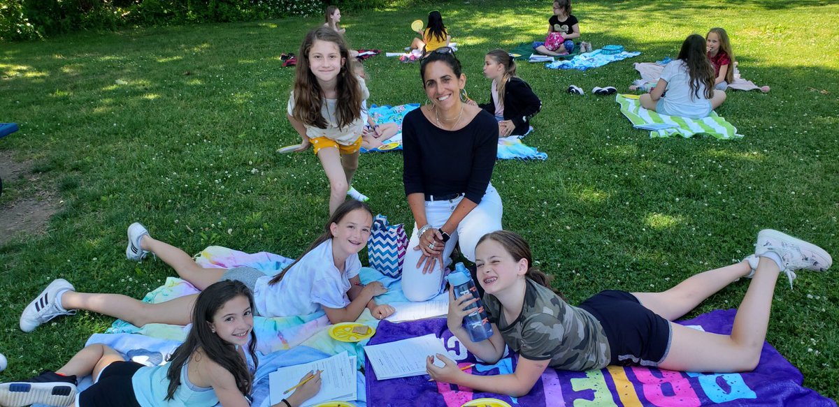 acronin16's tweet photo. And picnic I fun! https://t.co/tMIlnKPged