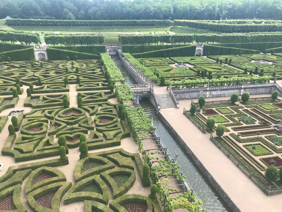 profdefrance's tweet photo. Today, we are in the Loire Valley. We visited the castle of Villandry with its beautiful gardens, &amp; Clos Lucé, where Leonardo da Vinci created many of his inventions.   @WKHSWolves
@TWHS_Cardinals
@wcsdistrict
@QuoiDeNeuf_Mme
@madame_hill
@Laird9Laird
#allezwotown
#itsworthit https://t.co/Is9FfXWbMl
