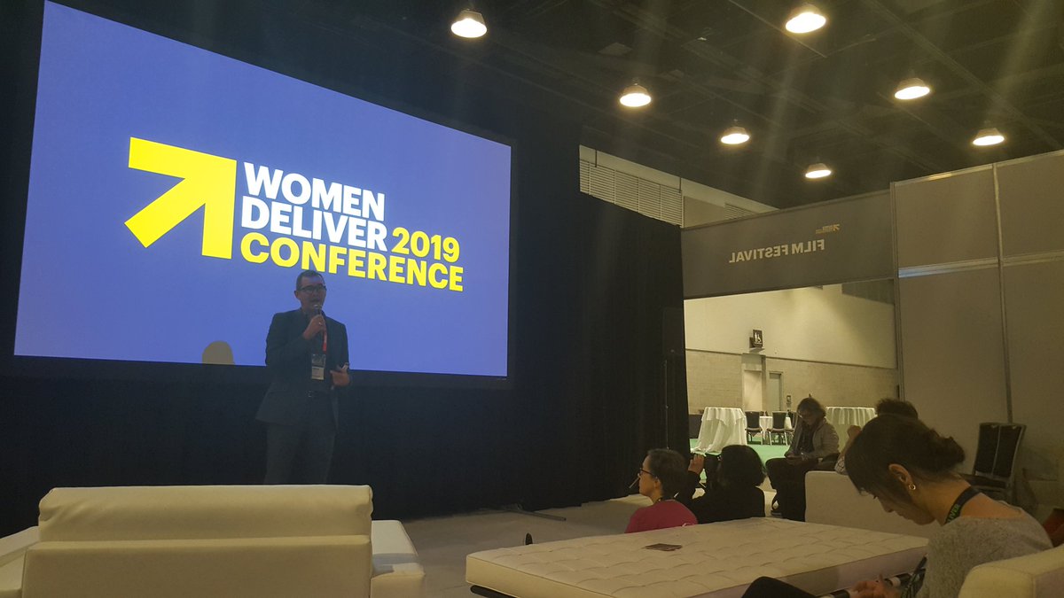 NiliMajumder's tweet photo. Our very own VSO film maker @JustinSpray1 introducing the #Tabufilm made by @VSO_Intl volunteers in Tanzania @VSOTanzania #PowerOfStories #powerofus #WD2019 https://t.co/2EMoXoHHHC via @VSOPeople @DawnVSO