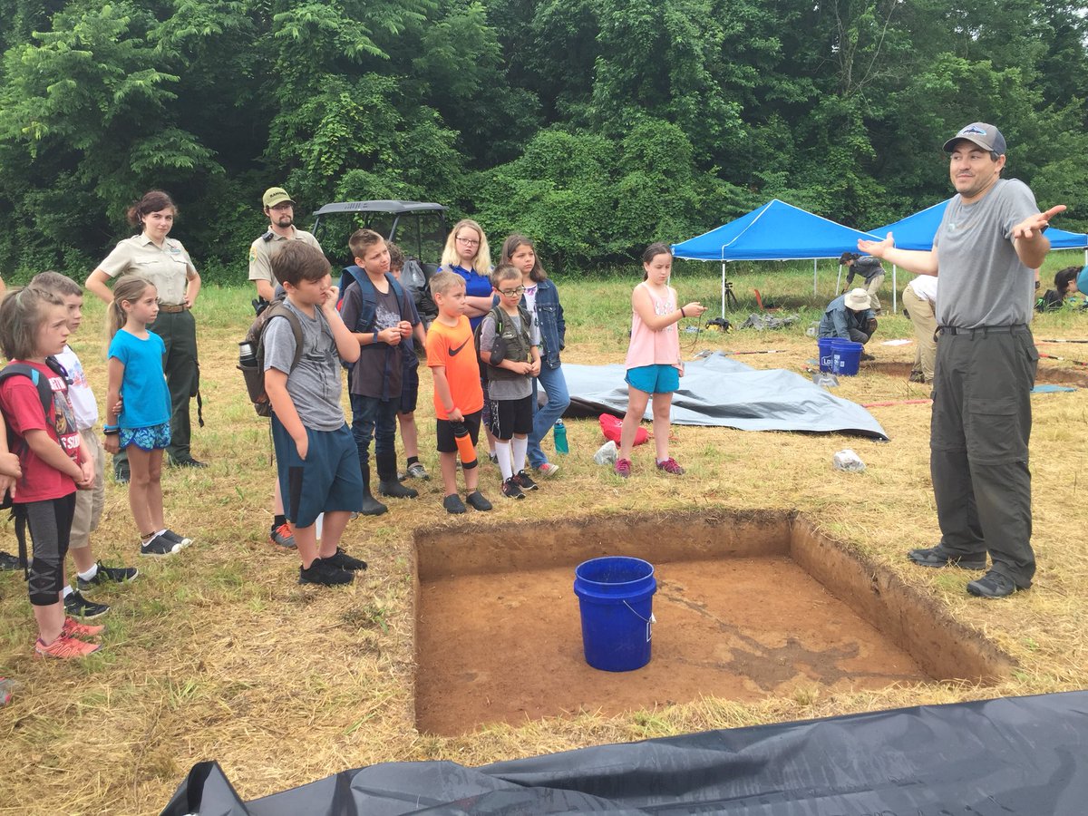 CSUAnthGR's tweet photo. @digital_digger considering new theories from the Junior Rangers @PinsonMounds #CSUArchaeology #FutureArchaeologists #CRAG #SometimesYouFindANiceTree https://t.co/51KLFiG8nU