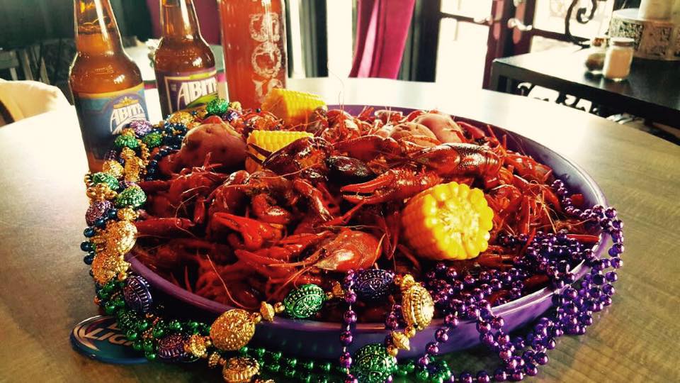 lolassummerlin's tweet photo. WE HAVE CRAWFISH TODAY!! LAST OF SEASON!! https://t.co/wt0MTn7y3V