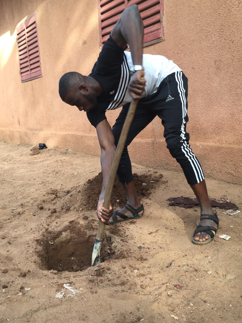 snfMali's tweet photo. #JePlanteMonArbre, ACTION. Kalaban-Coura en commune V de Bamako est prêt à recevoir les premiers arbres de la campagne Ma Rue Verte. 
Les rues identifiées sont prêtes, les plantes n'attendent que les bras de la jeunesse pour le reboisement. 
#SaveFleuveNiger #Mali 
Top départ j-2 https://t.co/dIM727jfAZ