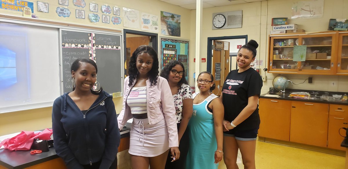 Ms_EJacks's tweet photo. Congrats to our new AACC Exec Board! I am looking forward to working with you next year. I know you will make amazing things happen! @wthsaacc #TwpPride #Leaders #girlpower https://t.co/WNLt6cM4Ya