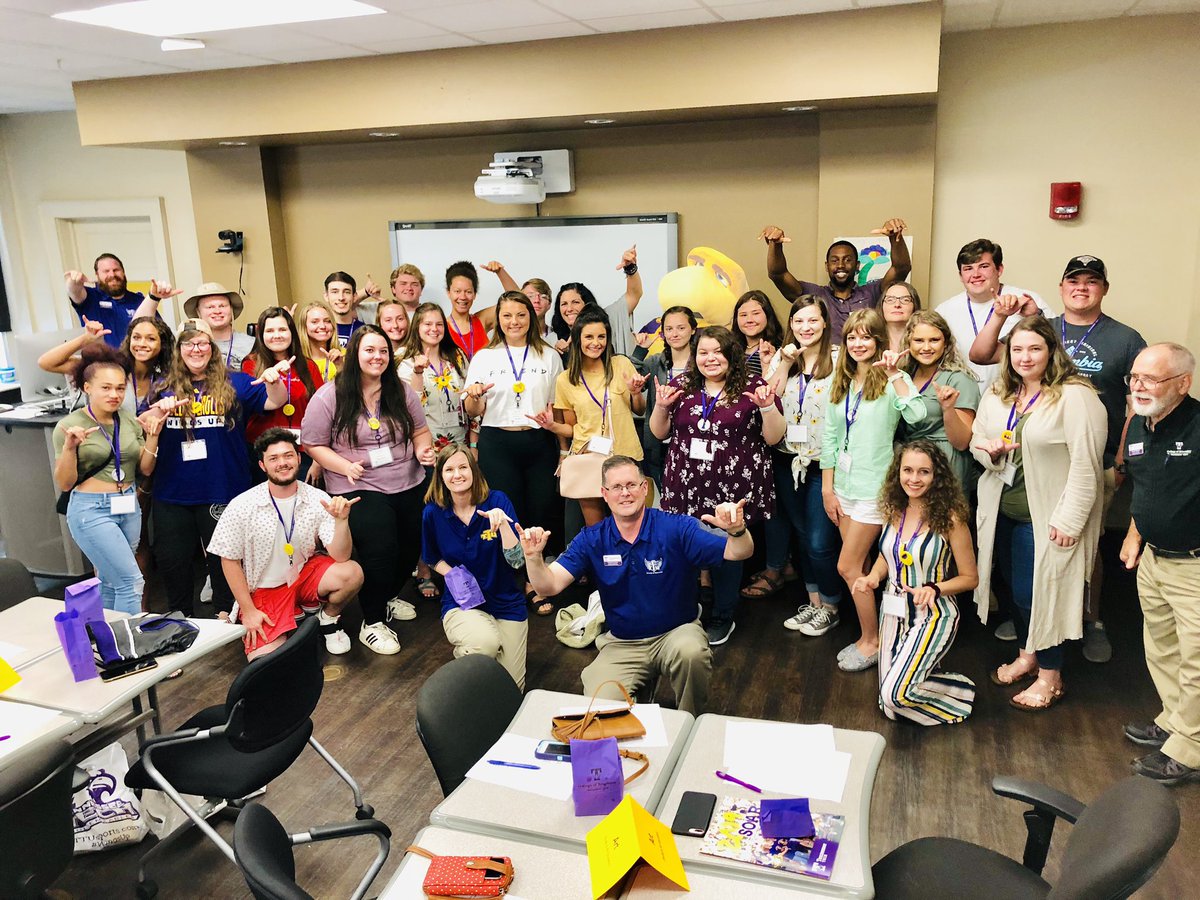 drjuliebaker's tweet photo. Look at what’s happening today!! 👀 #TNTechSOAR #3!!! 💜 All these new Golden Eagles are SO excited to #SOARFarr &amp; get their #WingsUp 🦅🦅 #ClassOf2023 @TNTech_NSFP @TTUCOESSC @drkillman @TTUEXPW @jeremywendt https://t.co/qcwxjywGQv