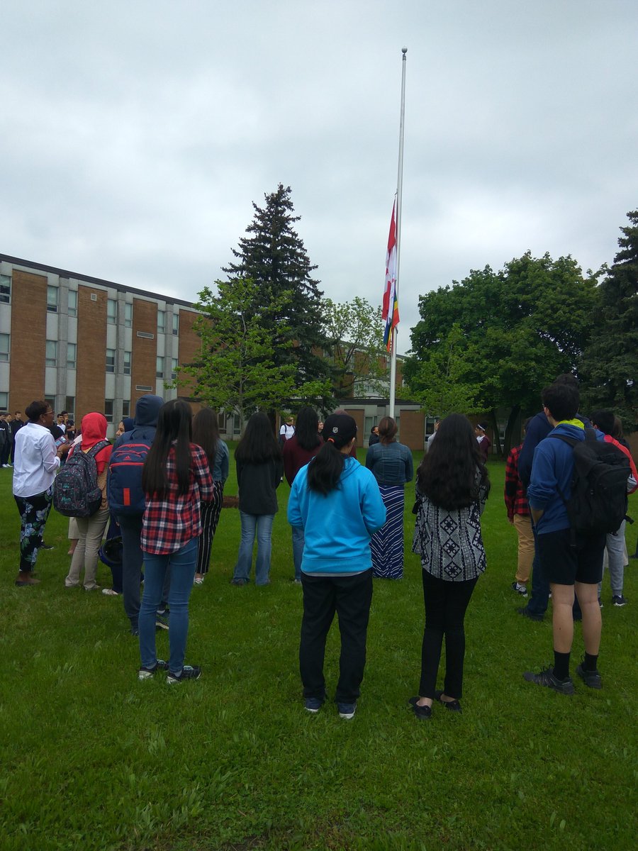 DNotthesame's tweet photo. What a great way to start the day!!! Supporting pride and indigenous inclusion. @ESS_INCLUSION @EssInclusion @ErindaleSS #ESS #erindale #Pride #Pride2019 #LGBTQ #INDIGENOUS #IndigenousHistoryMonth https://t.co/eBN34DsNyx