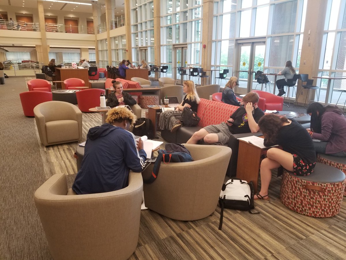 OleMissFlagship's tweet photo. New Chinese Flagship students making full use of the Student Union. Great ambiance for group study and one-on-one tutoring. https://t.co/aj6GDxKdKu