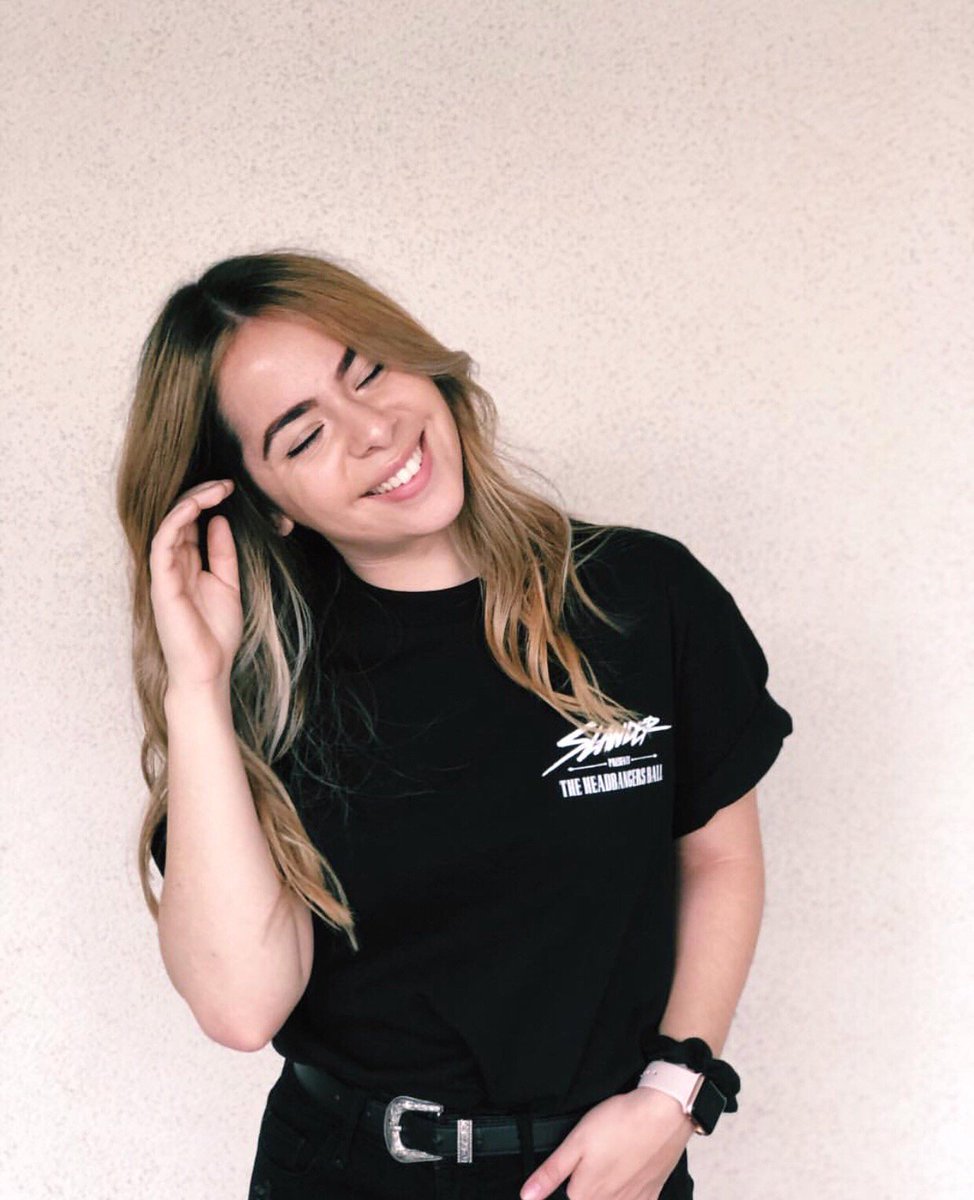 Smiling because it’s starting to feel like summer✨