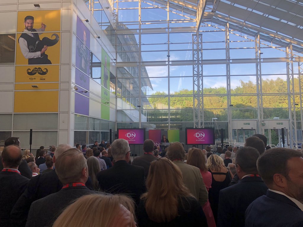 gsum66's tweet photo. Great ‘Switch on to Swindon’ event hosted at the Nationwide campus &amp; a great opportunity to celebrate business and success in Swindon - talking up our town as a place to invest - everyone tonight was an ambassador to talk up Swindon  #switchontoswindon https://t.co/S914l6Imwz