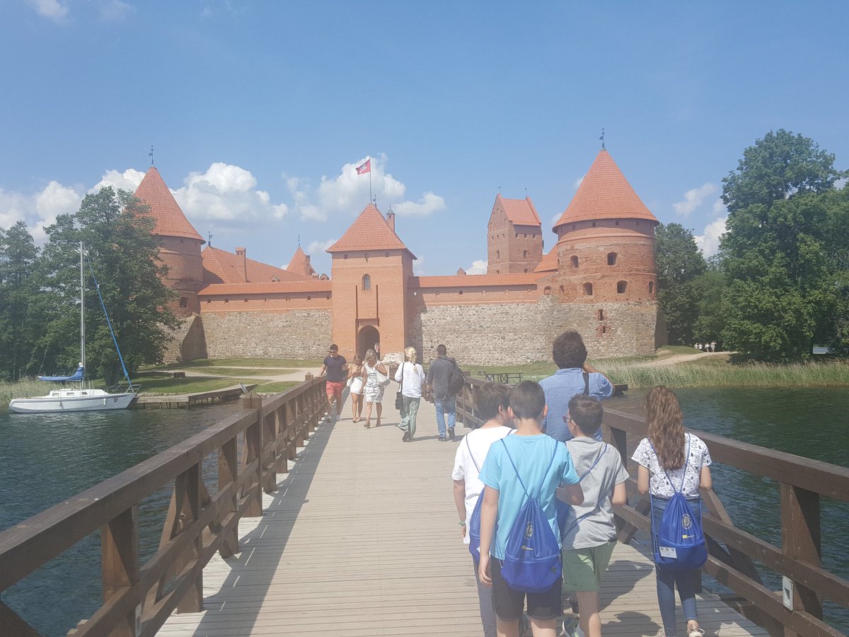 a_cultures's tweet photo. Fantastic Day in Trakai - Kibinai workshop 😋 https://t.co/pvcLgJ9BJI