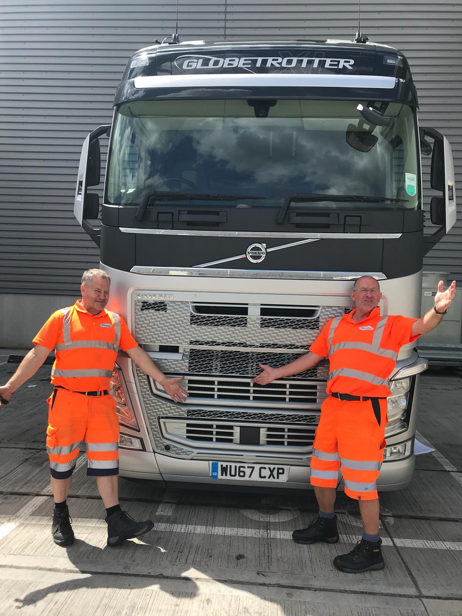 Shezzy93's tweet photo. When you're feeling down and have this picture sent to you to cheer you up! #Shunters #Screwfix #Wincanton #Transport #Thebestteam https://t.co/8AJAQNea7G