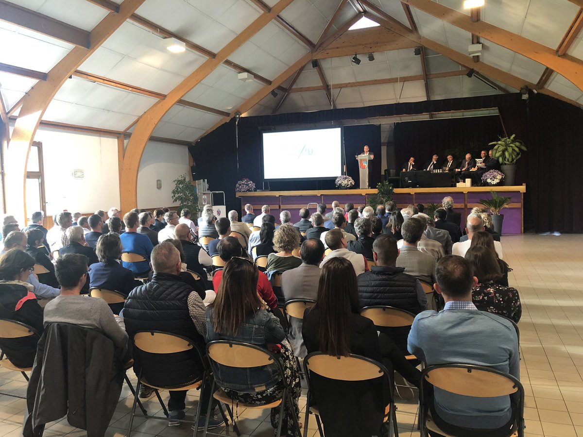MartialSaddier's tweet photo. La soirée a été l’occasion de remercier ttes les entreprises qui ont bénéficié d’Arve Pure en réalisant des investissements qui vont au-delà de la norme. Arve Pure n°1 (de 2007 à 2012) puis Arve Pure nº2 (de 2013 à 2018) ont débouché sur 18,3M€ d’aides pour 31M€ de travaux 2/4 https://t.co/NvylXq4lTN