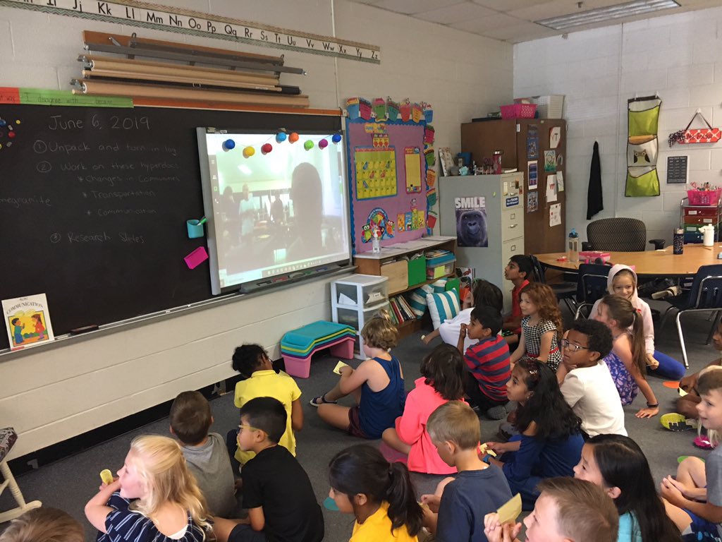 WollnyWonders's tweet photo. We had so much fun meeting our pen pals from Virginia Beach today via Google Hangout! @stavajbd @oakhilles 📫📝 https://t.co/tidHch9tgu