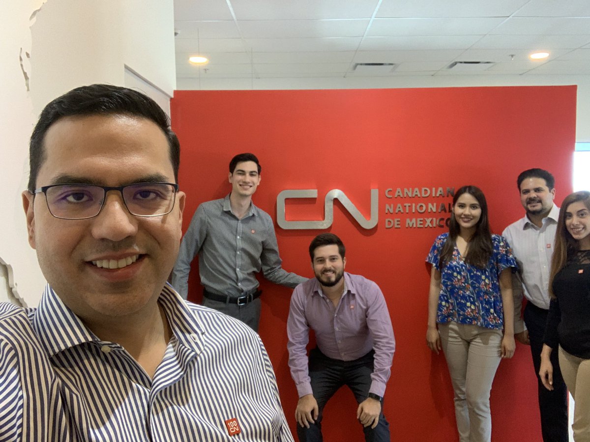 ACianca_CN's tweet photo. A great team of proud railroaders celebrating @CNRailway 100 years from CN Mexico #Monterrey office #CN100 🎉🎉🎉 https://t.co/VQFSk4LAtn