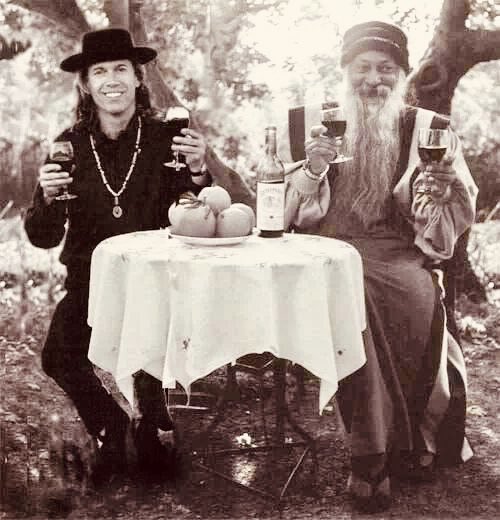 KrisBhattarai's tweet photo. Friendship is a relationship. You can be in relationship with a few people. Friendliness is a quality not a relationship. It has nothing to do with anybody else; it is basically your inner quality. You can be friendly even when you are alone.
#OSHO
#Friendliness
#InnerQuality https://t.co/PJqUpESzoq