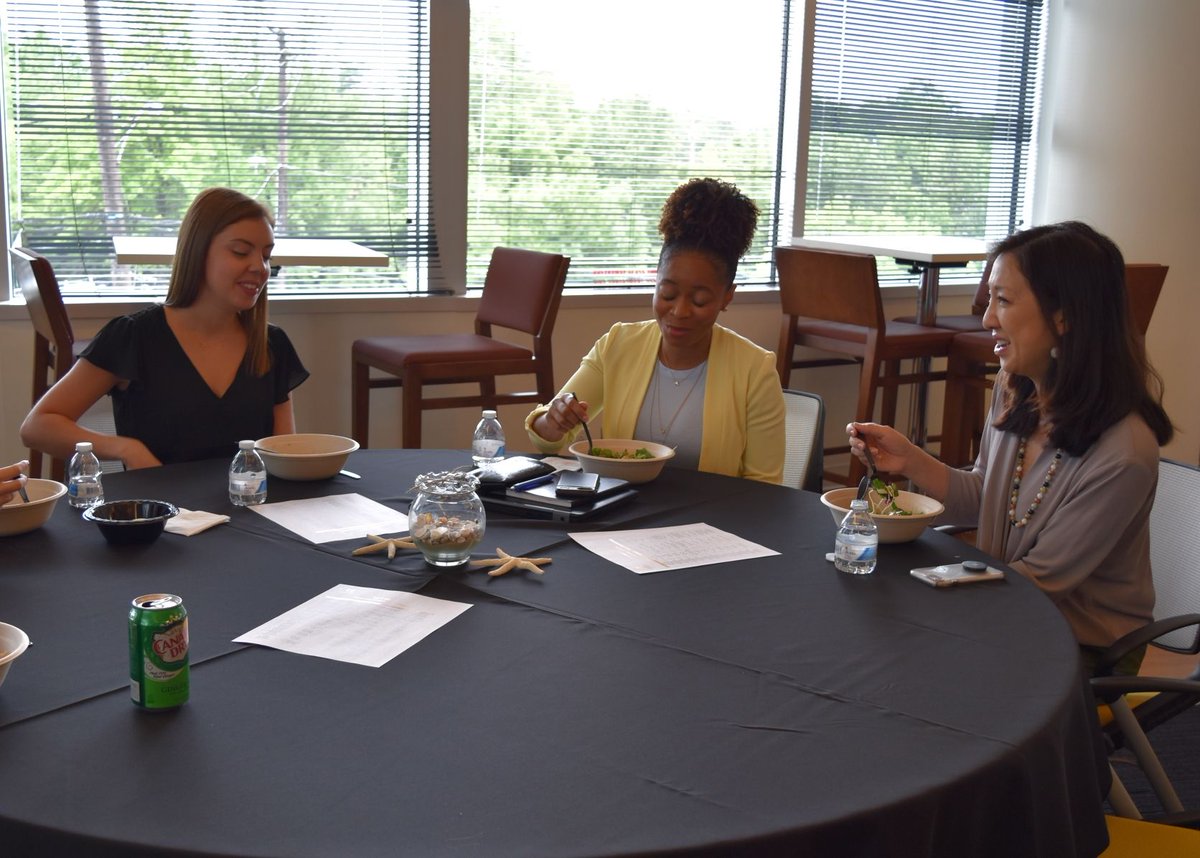 CHI_Careers's tweet photo. It’s the most wonderful time of the year… when Choice interns arrive, that is! We just welcomed our most recent crop of interns to our offices this week. The summer will hold plenty of learning opportunities! #MakeItYourChoice https://t.co/yHr4nvlsgE