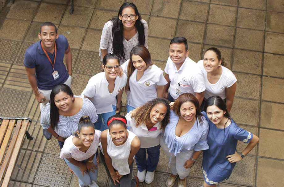 uninunez's tweet photo. #Internacionalización 🌎 | Estudiantes de la Núñez se internacionalizan con el #ProgramaDelfín2019
➡️Dale clic y conoce a los beneficiados del #ProgramaDelfín que realizarán estancias de investigación en universidades de #México y #Colombia 🇲🇽🌎🇨🇴
https://t.co/9j32TePW1I https://t.co/1hmongwXeK