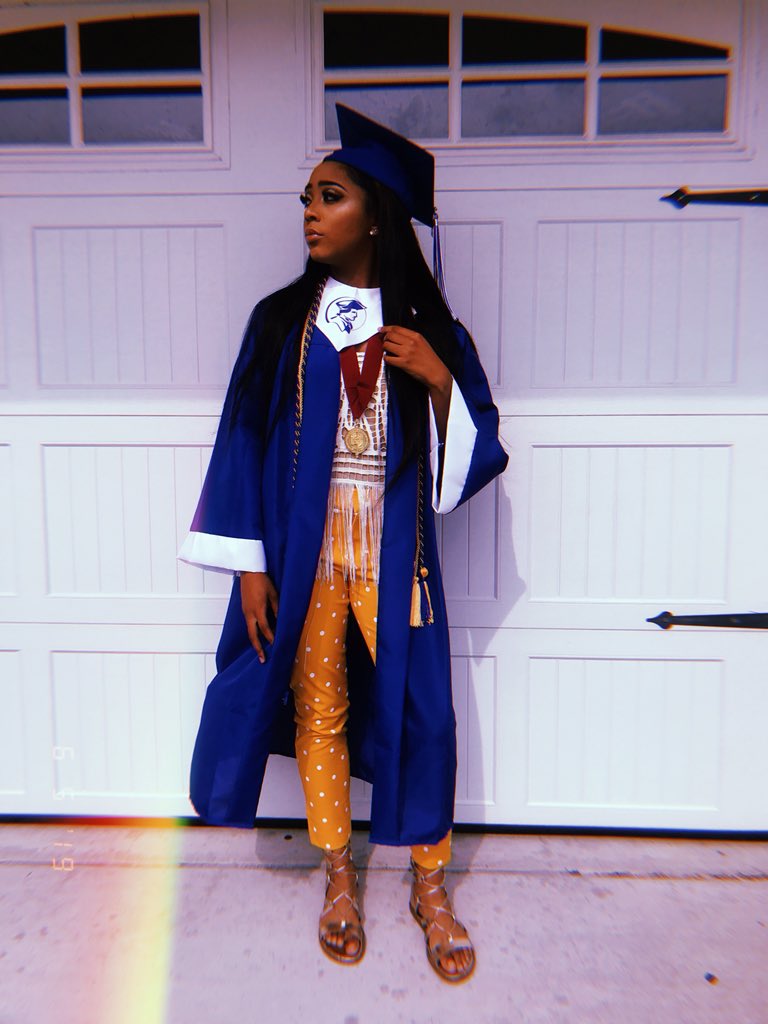 __PaigeK's tweet photo. and here we have a grad. next stop UD. #2019 #doverhigh https://t.co/bA2iX88Bnl