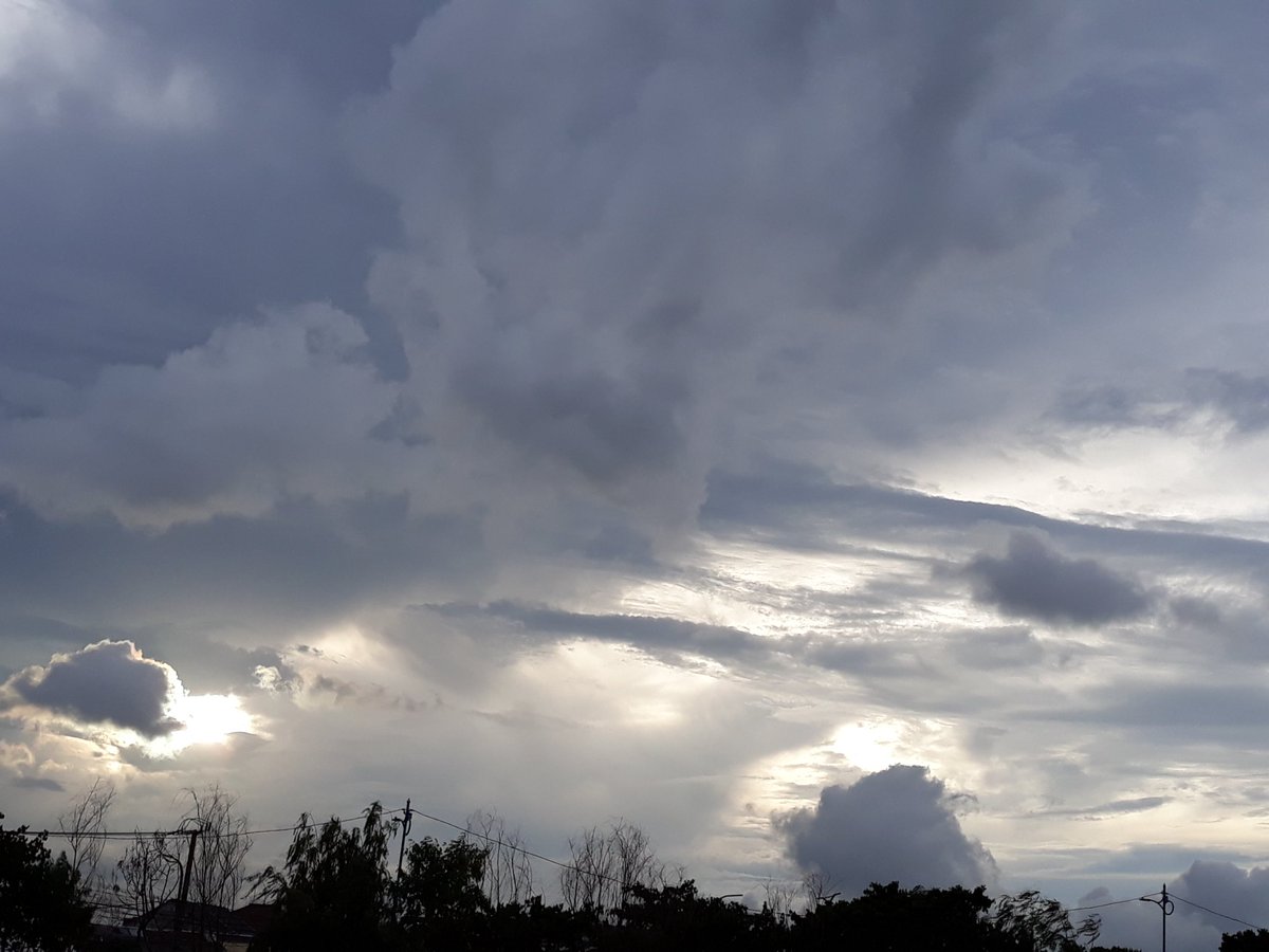 Jojajani's tweet image. #Clouds #Sky #ForJk ☁️☁️☁️☁️