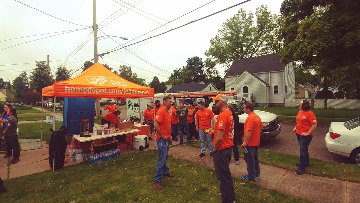 RebeccaLynn1235's tweet photo. @TeamDepot @HDJoshCarpenter @BrandonPearl260 @Sarah_Kiester @slarkins64 more photos of the day! https://t.co/1K9juzlboU