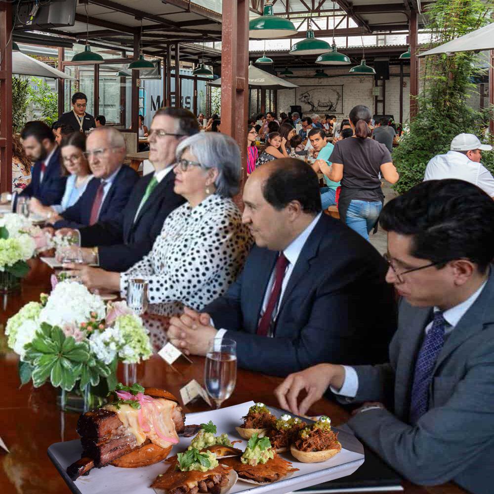 No hay mejor lugar para cerrar una negociación. Aprendan del #LordCacahuates y traigan a sus socios comerciales a la mesa. Hay garantía de éxito cuando uno está en confianza.