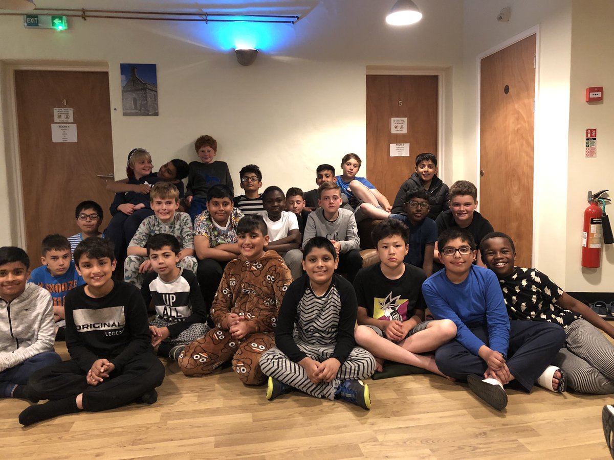 FinhamY6's tweet photo. Boys pyjama team photo on our last night in this incredible place, some very sleepy faces 😴🌙☕️ https://t.co/x4qjnue1HX